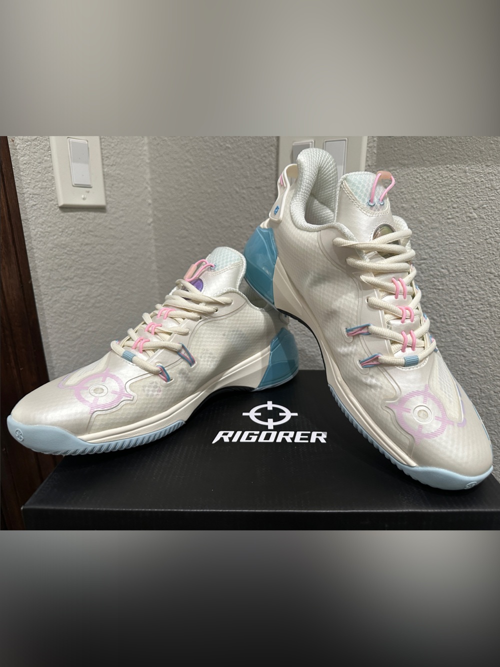 Rigorer White Pastel Accent Basketball Shoes